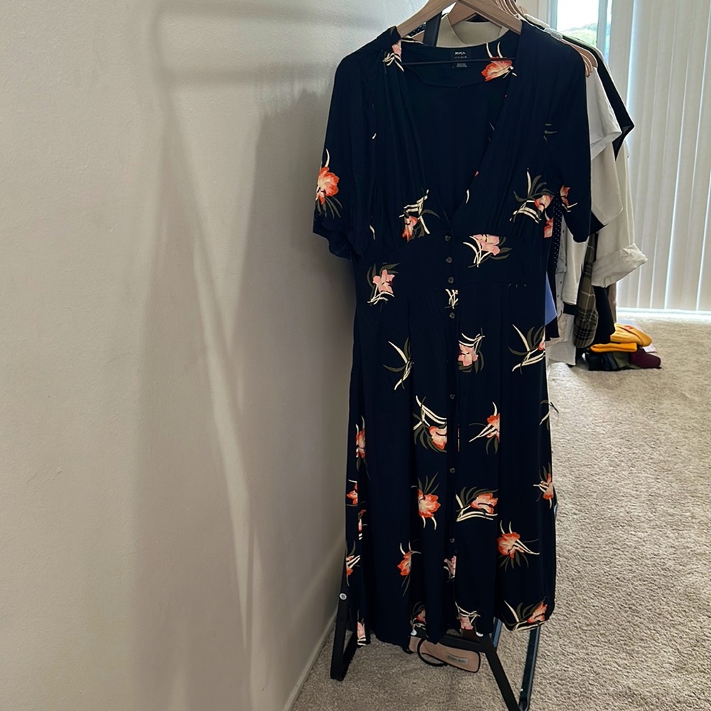 RVCA dress only worn twice! Navy blue with floral print. Size large/12.